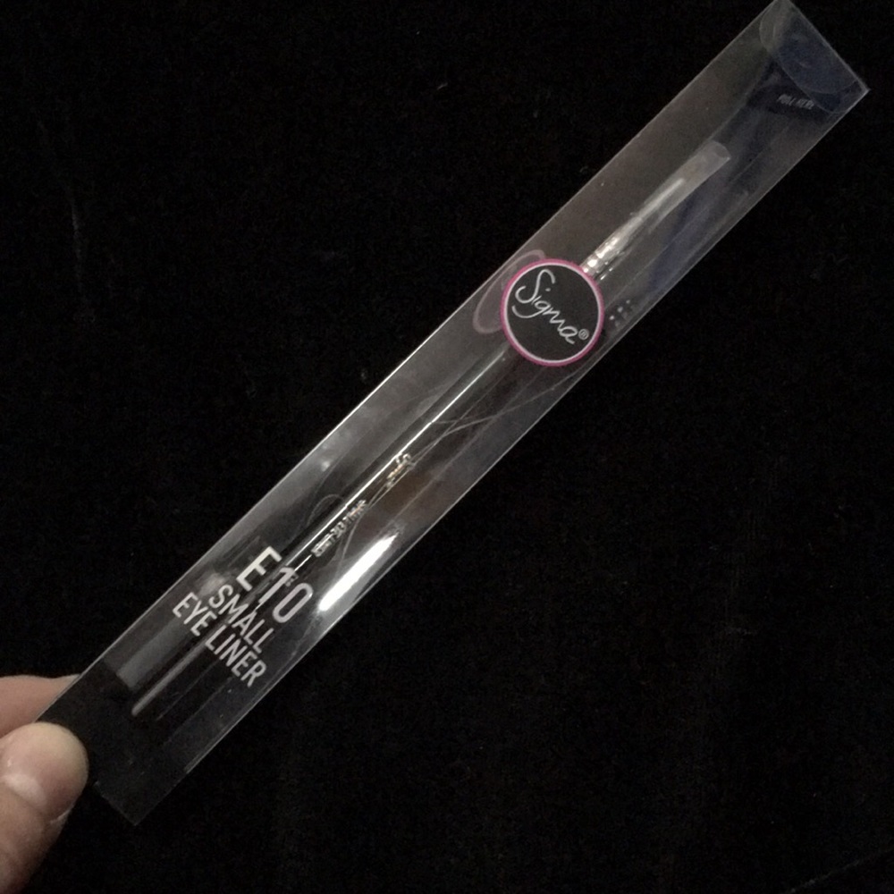 Sigma E10 Small Eyeliner